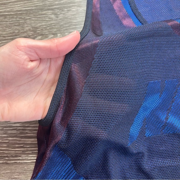Nike top. NWOT. XS Blue. - Picture 6 of 9